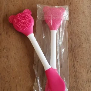 Cepillo limpiador + espátula